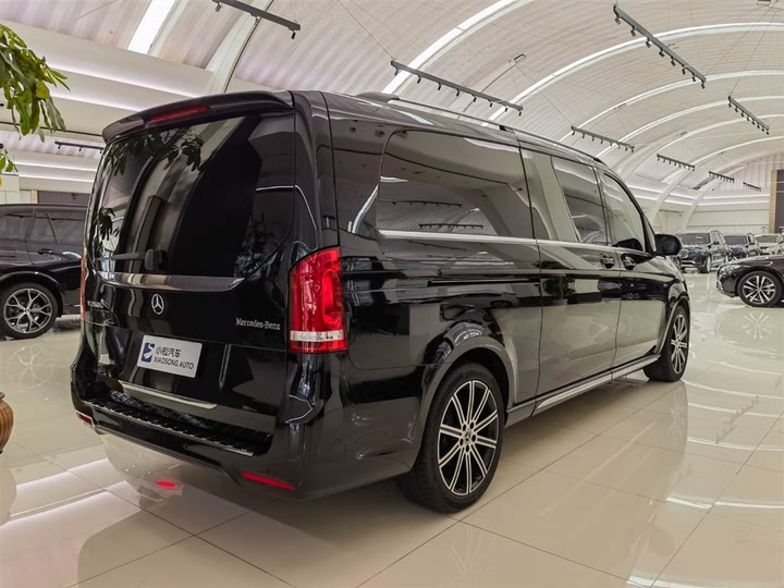 Фото 4 - Mercedes-Benz V-Class