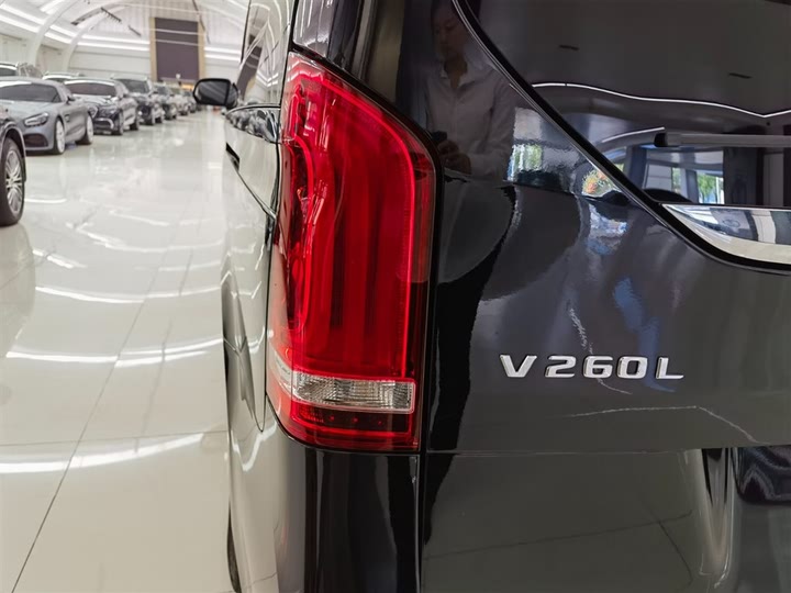 Фото 6 - Mercedes-Benz V-Class