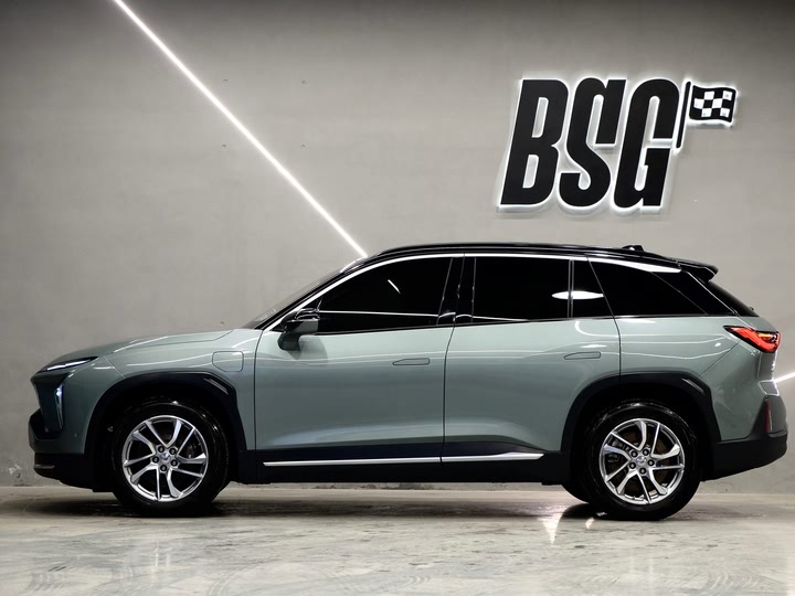 Фото 3 - Nio ES6