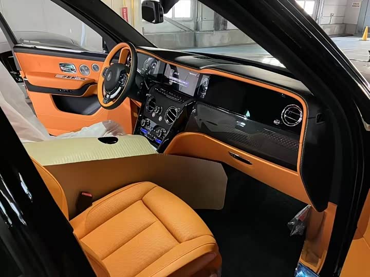 Фото 4 - Rolls-Royce Cullinan