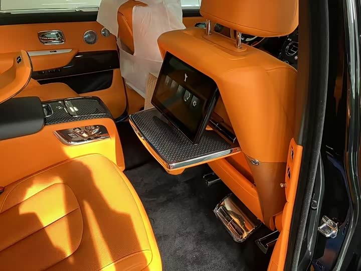 Фото 5 - Rolls-Royce Cullinan