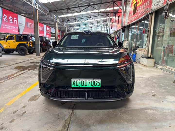 Фото 2 - HiPhi Y