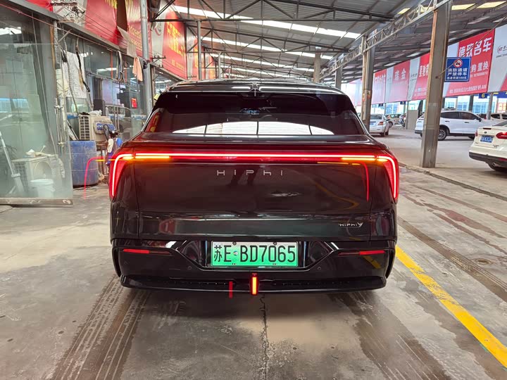 Фото 8 - HiPhi Y