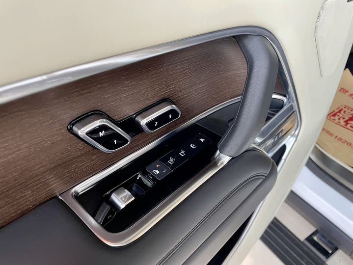 Фото 24 - Land Rover Range Rover