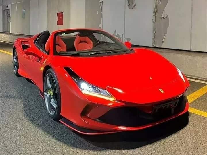 Фото 2 - Ferrari F8
