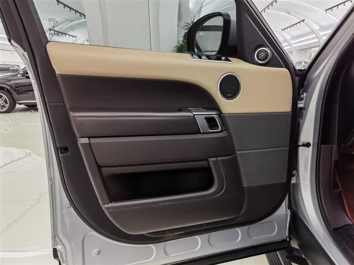 Фото 8 - Land Rover Range Rover Sport Hybrid