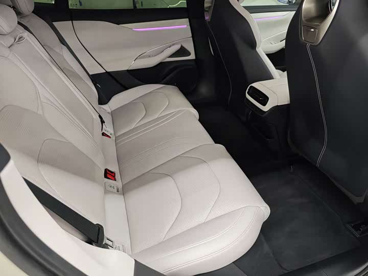 Фото 8 - Xiaomi SU7