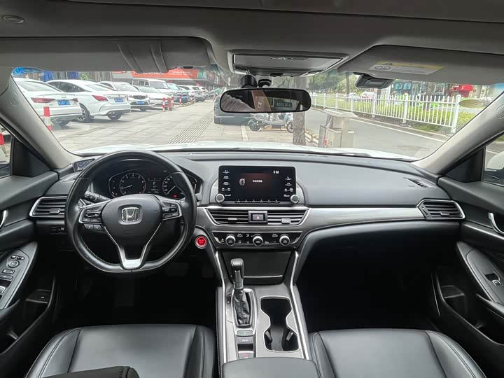 Фото 5 - Honda Accord