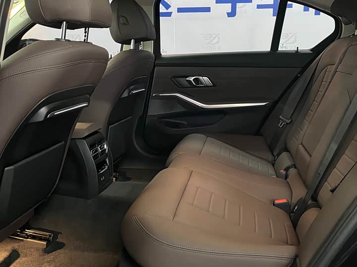 Фото 10 - BMW 3 Series