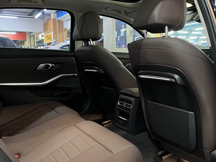 Фото 12 - BMW 3 Series