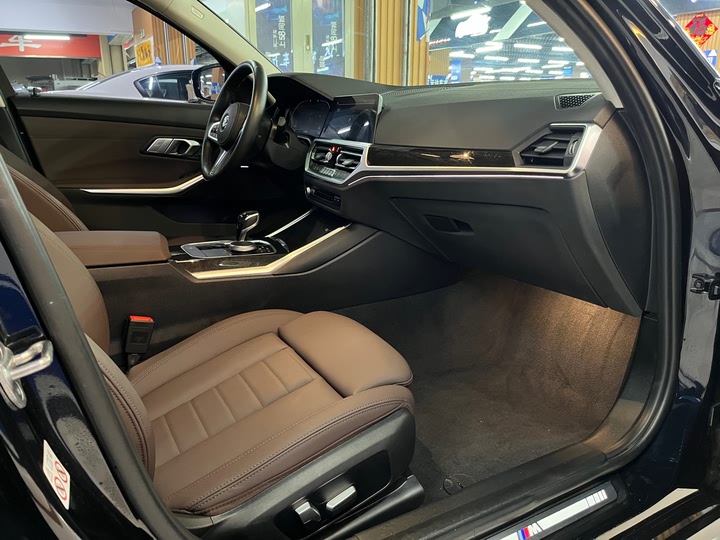 Фото 13 - BMW 3 Series