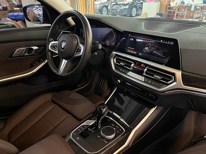 Фото 14 - BMW 3 Series