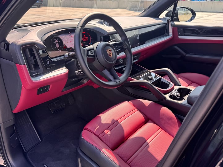 Фото 10 - Porsche Cayenne