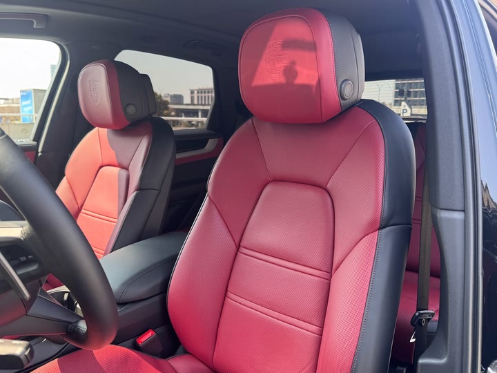 Фото 11 - Porsche Cayenne