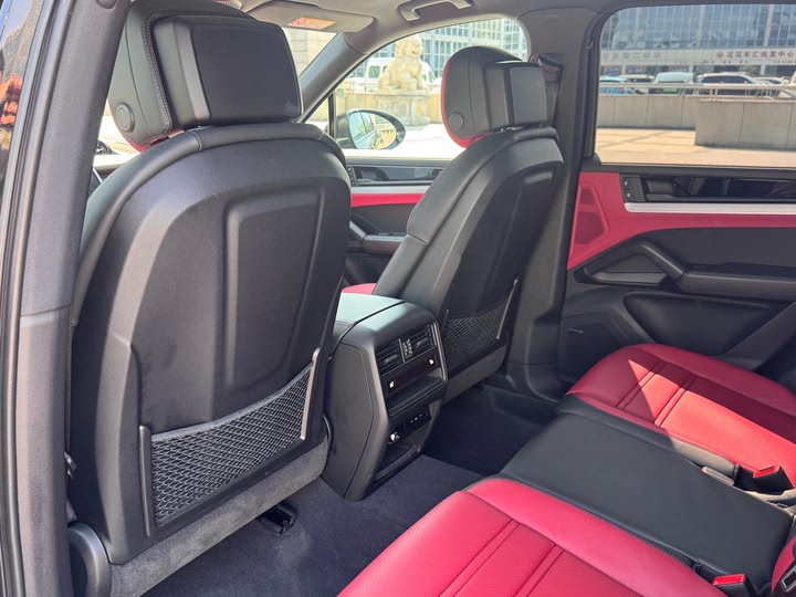 Фото 12 - Porsche Cayenne