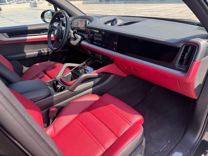 Фото 16 - Porsche Cayenne