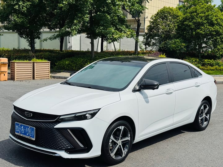 Фото 2 - Geely Emgrand L