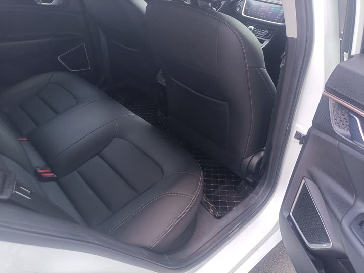 Фото 11 - Geely Emgrand GL