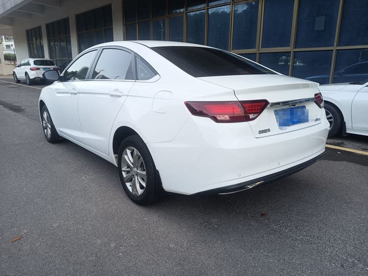 Фото 14 - Geely Emgrand GL