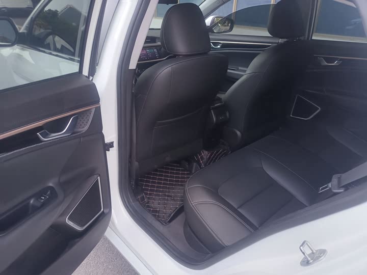 Фото 6 - Geely Emgrand GL