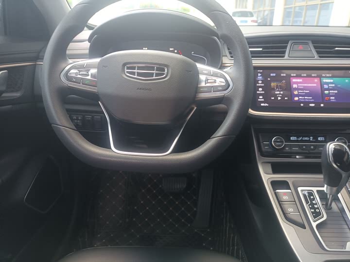 Фото 9 - Geely Emgrand GL