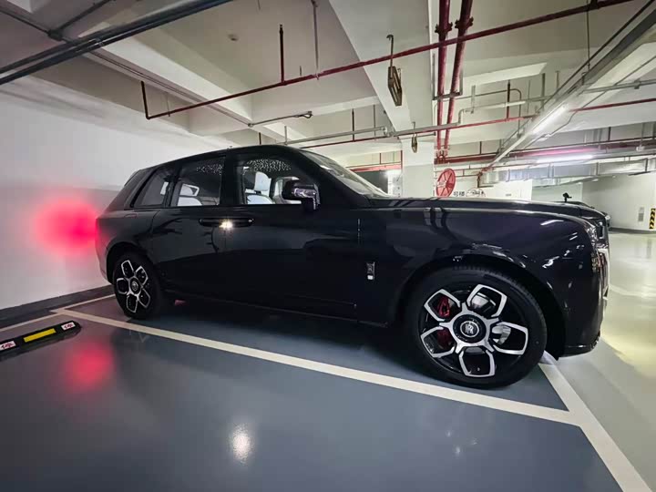 Фото 2 - Rolls-Royce Cullinan