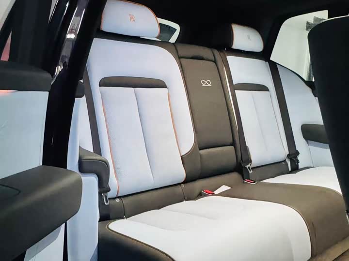 Фото 7 - Rolls-Royce Cullinan