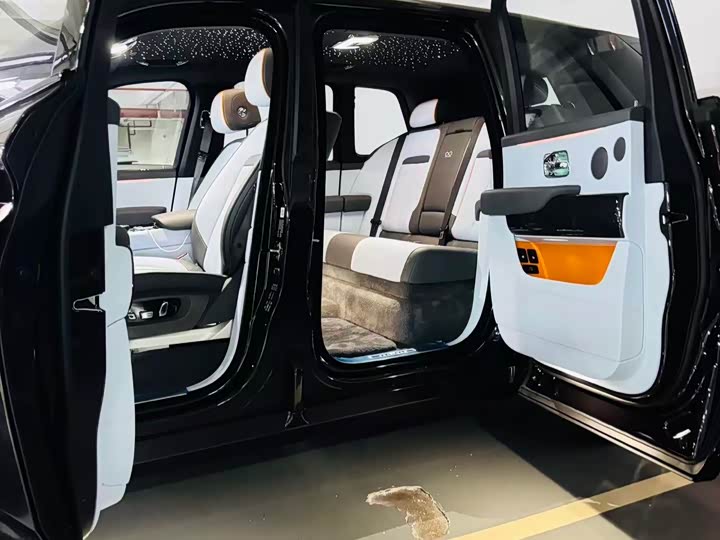 Фото 9 - Rolls-Royce Cullinan