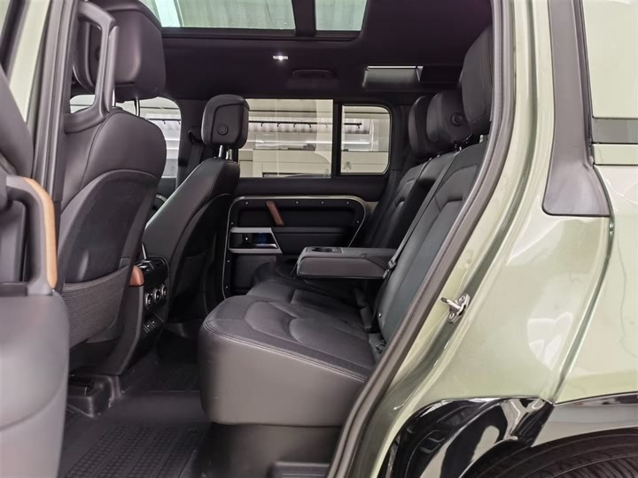 Фото 11 - Land Rover Defender