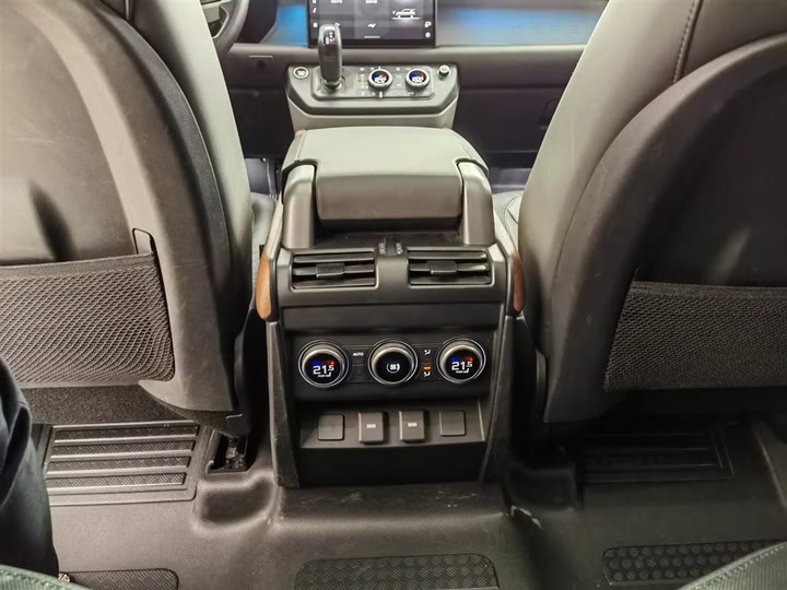 Фото 15 - Land Rover Defender