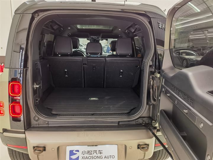 Фото 16 - Land Rover Defender