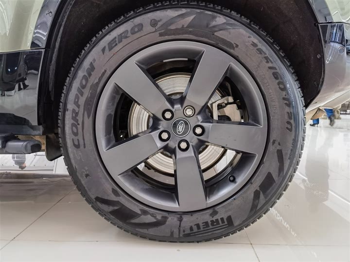 Фото 7 - Land Rover Defender