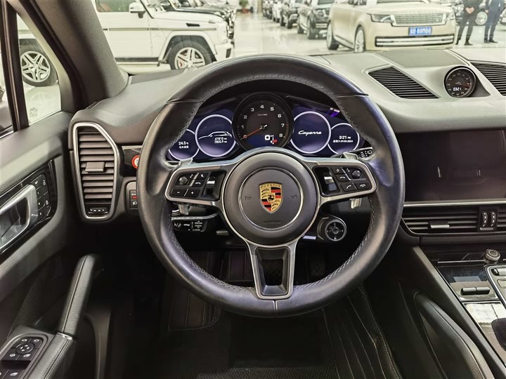 Фото 13 - Porsche Cayenne