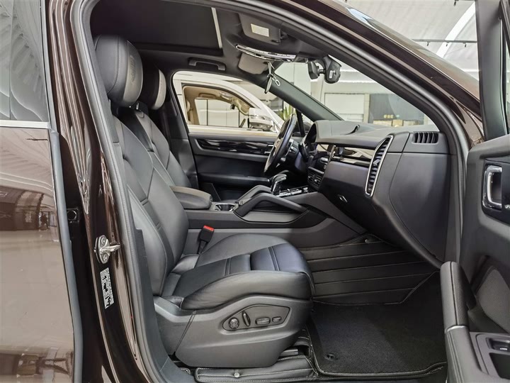 Фото 16 - Porsche Cayenne