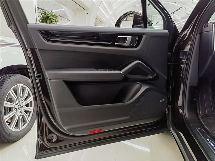 Фото 8 - Porsche Cayenne