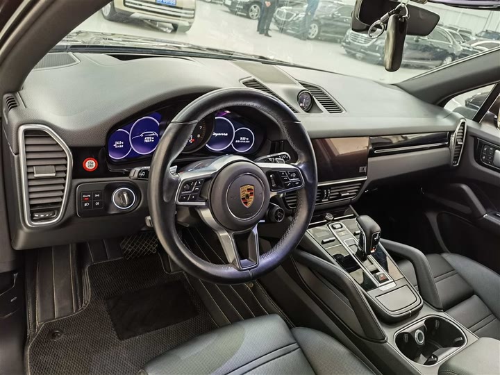 Фото 9 - Porsche Cayenne