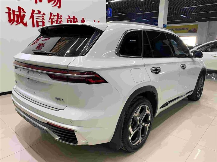 Фото 4 - Geely Monjaro