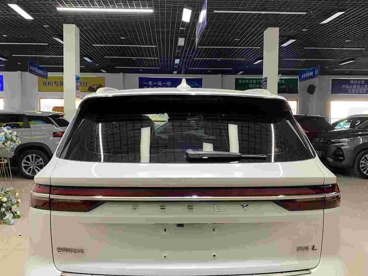 Фото 5 - Geely Monjaro