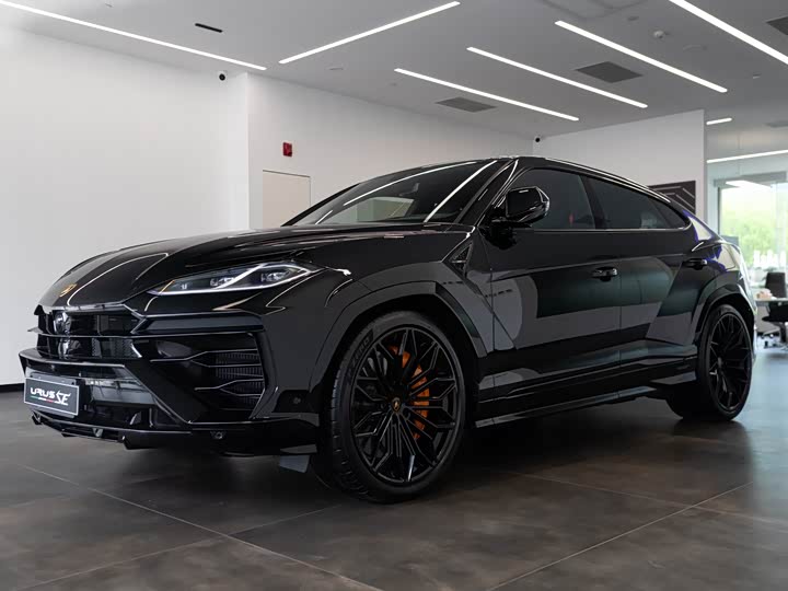 Фото 1 - Lamborghini Urus SE