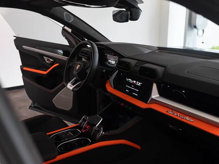 Фото 13 - Lamborghini Urus SE