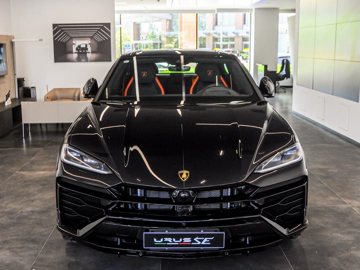Фото 3 - Lamborghini Urus SE