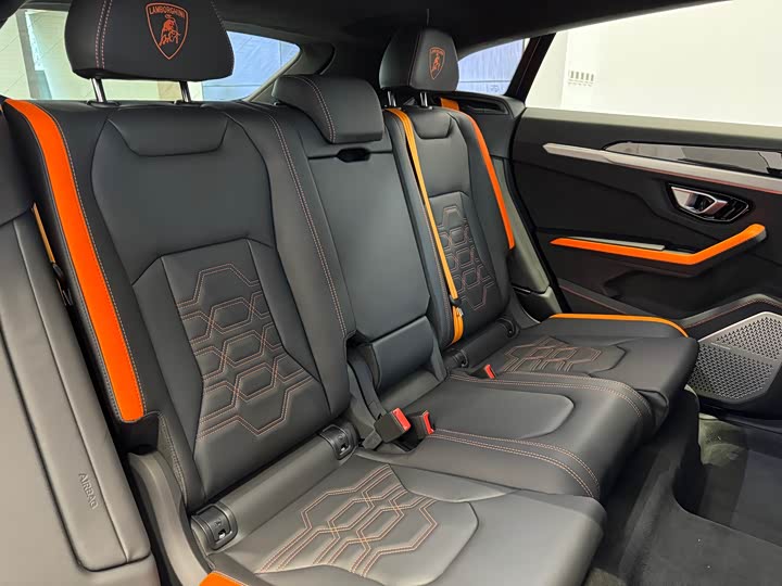 Фото 9 - Lamborghini Urus SE