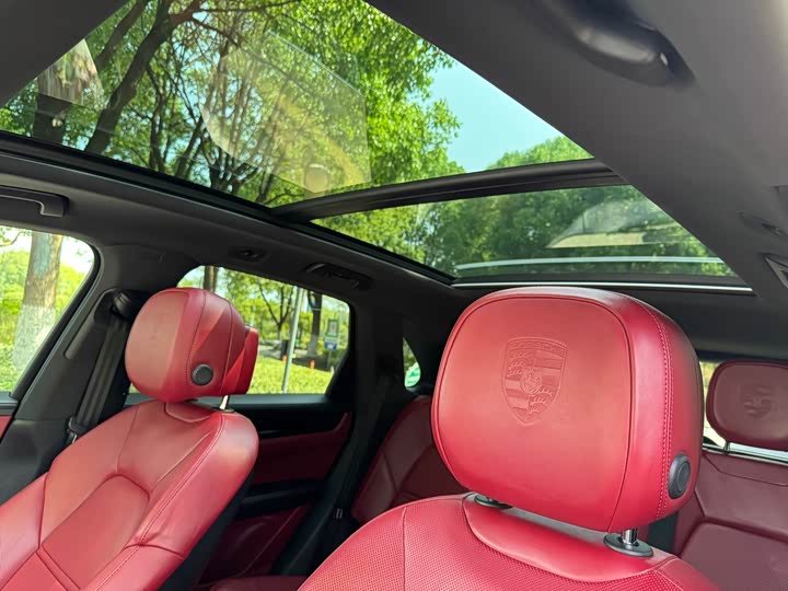 Фото 16 - Porsche Cayenne