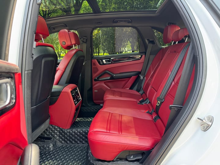 Фото 6 - Porsche Cayenne