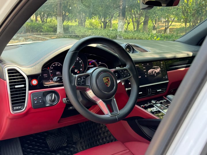 Фото 7 - Porsche Cayenne