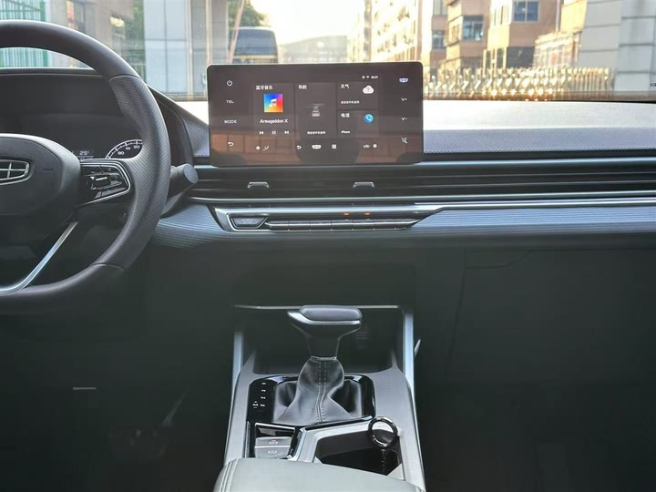 Фото 16 - Geely Emgrand