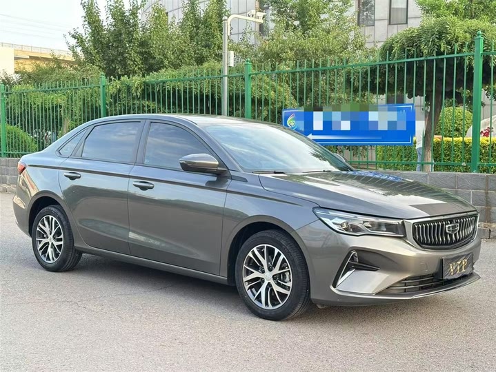 Фото 4 - Geely Emgrand