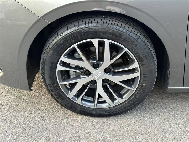 Фото 5 - Geely Emgrand