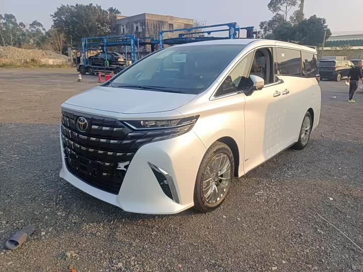 Фото 1 - Toyota Alphard