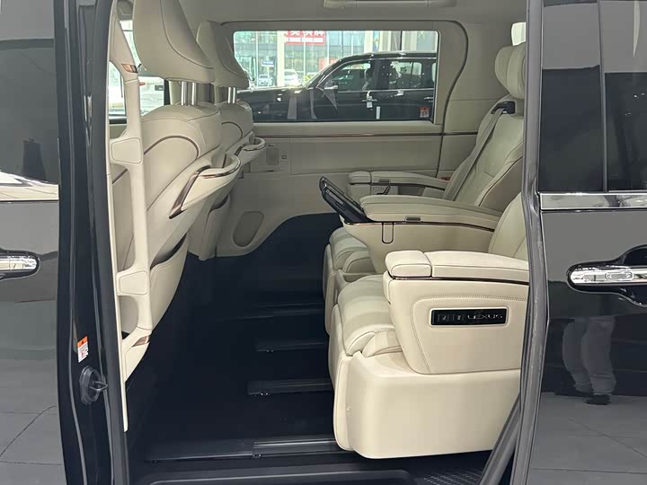 Фото 17 - Toyota Alphard